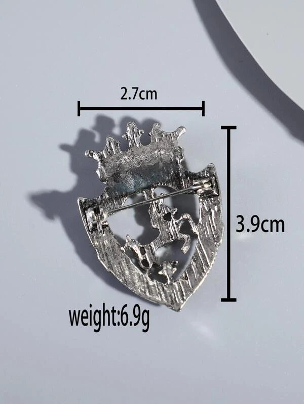 Men Animal Decor Shield Design Brooch